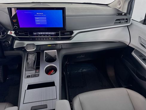 Used 2025 Toyota Sienna XLE w/ XLE Plus Package image 26