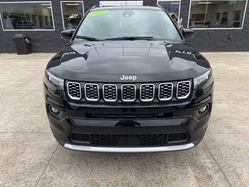 Used 2024 Jeep Compass Limited image 2