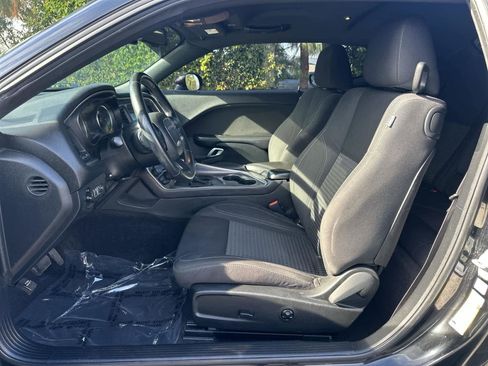 Used 2018 Dodge Challenger SXT image 11