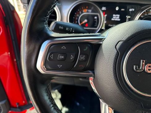 Used 2022 Jeep Wrangler Unlimited Sahara w/ Cold Weather Group AWD/4WD image 18