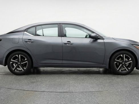 Used 2025 Nissan Sentra SV FWD image 11