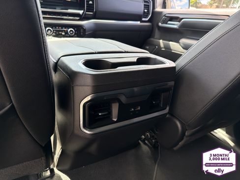 Used 2023 GMC Sierra 1500 SLT w/ SLT Premium Package RWD image 13