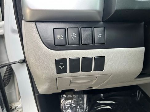 Used 2018 Toyota Highlander XLE AWD/4WD image 38