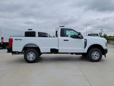 New 2026 Ford F250 XL image 2