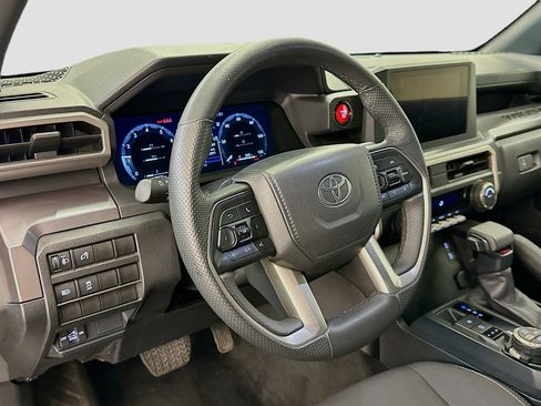Used 2025 Toyota Tacoma TRD Off-Road image 18