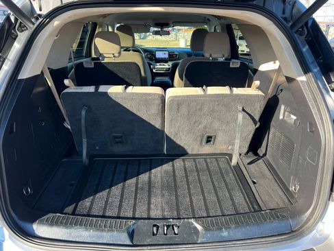 Used 2022 Ford Explorer XLT w/ Class IV Trailer Tow Package image 23