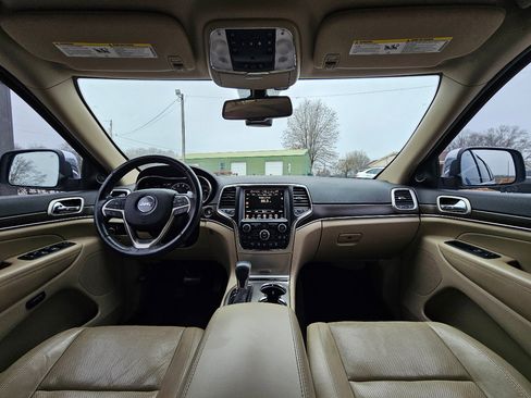 Used 2016 Jeep Grand Cherokee Limited w/ Luxury Group II image 36