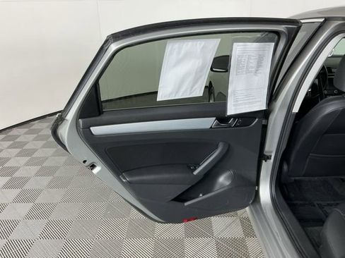 Used 2013 Volkswagen Passat 2.5 SE FWD image 21