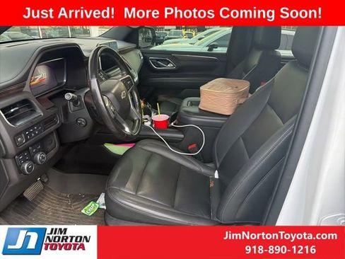 Used 2022 Chevrolet Tahoe Z71 w/ Luxury Package image 9