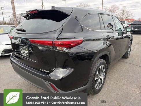 Used 2020 Toyota Highlander XLE image 5