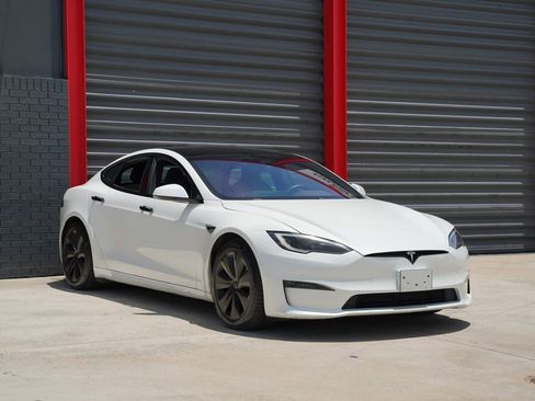 Used 2023 Tesla Model S AWD/4WD image 3