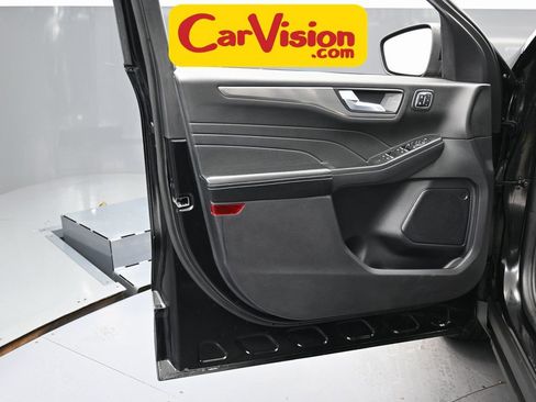 Used 2022 Ford Escape Titanium image 41