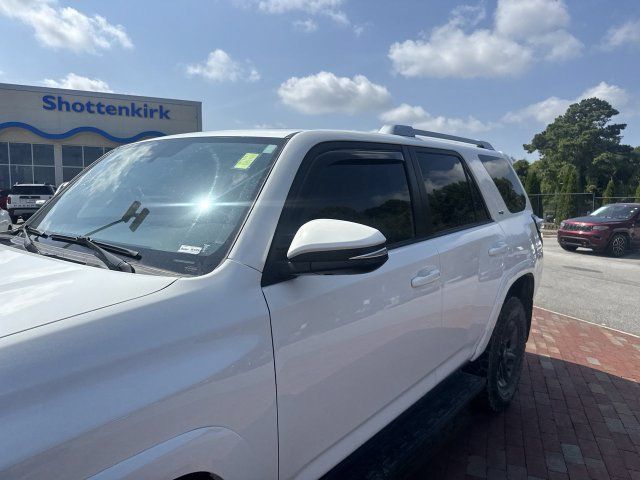 Used 2018 Toyota 4Runner SR5 Premium AWD/4WD image 3