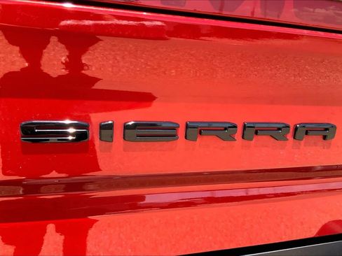 Used 2025 GMC Sierra 2500 AT4X AWD/4WD image 33