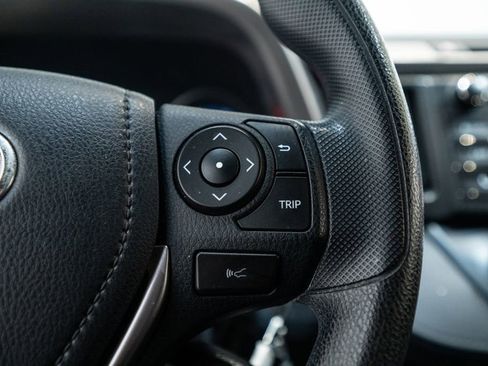 Certified 2018 Toyota RAV4 LE image 18