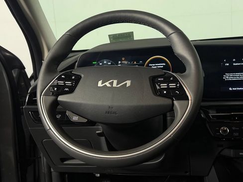 Used 2025 Kia Niro Wind w/ Wind Preserve Package FWD image 15