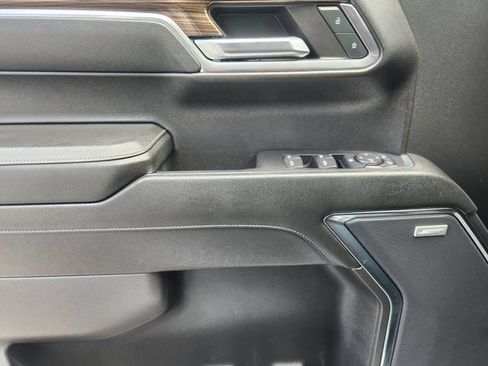 Used 2024 Chevrolet Silverado 1500 LT Trail Boss w/ LT Trail Boss Premium Package AWD/4WD image 23