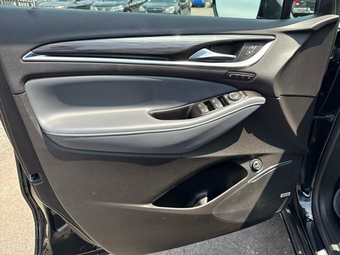 Used 2018 Buick Enclave Premium w/ Experience Buick Package image 10