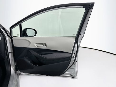 Used 2026 Toyota Corolla LE image 30