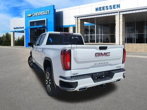 Used 2025 GMC Sierra 1500 AT4 w/ Technology Package AWD/4WD image 8