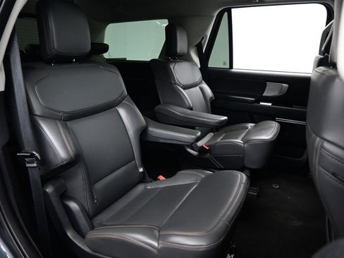 Used 2025 Ford Expedition Active image 30