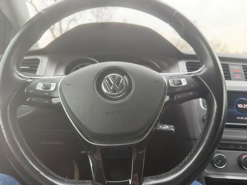 Used 2017 Volkswagen Golf S image 12