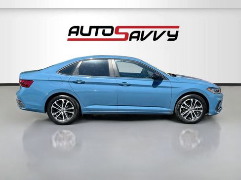 Used 2025 Volkswagen Jetta Sport FWD image 8