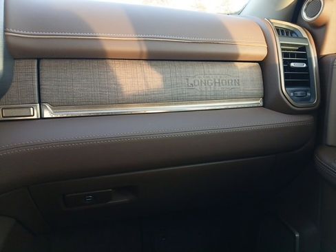 Used 2024 RAM 3500 Limited w/ Towing Technology Group image 39