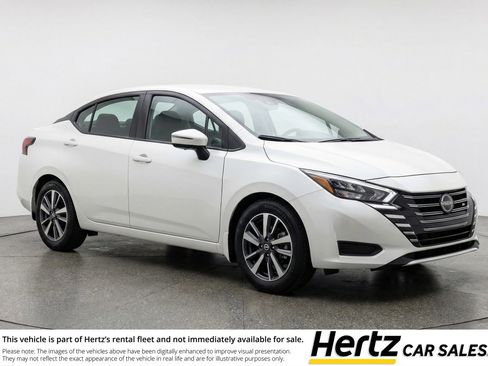 Used 2025 Nissan Versa SV image 1