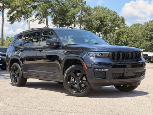 Used 2024 Jeep Grand Cherokee L Limited w/ Luxury Tech Group II AWD/4WD image 2