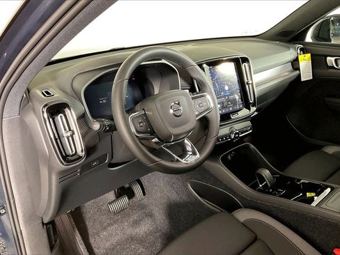 New 2026 Volvo EX40 Plus w/ Climate Package image 4