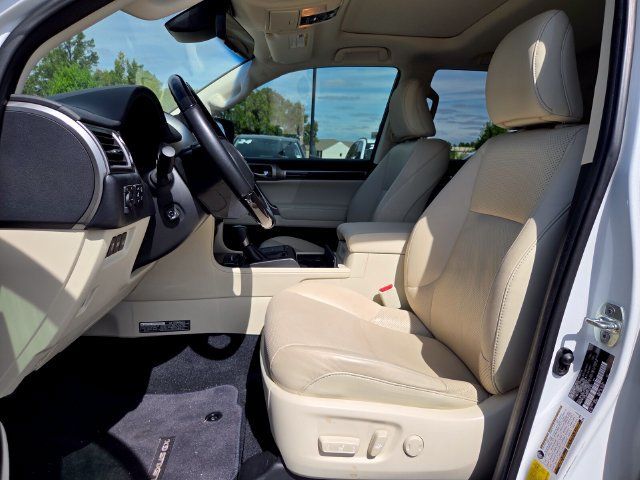 Used 2023 Lexus GX 460 Luxury w/ Sport Design Package AWD/4WD image 9