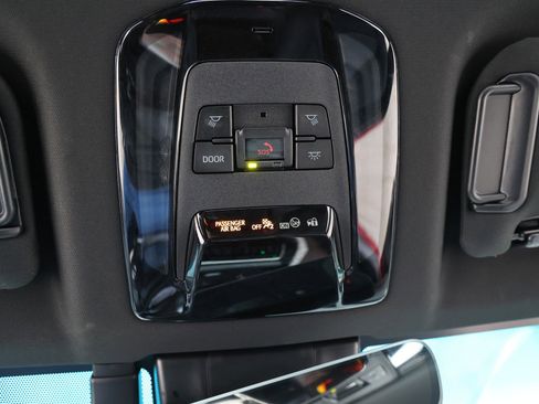 Certified 2024 Toyota Venza XLE image 22