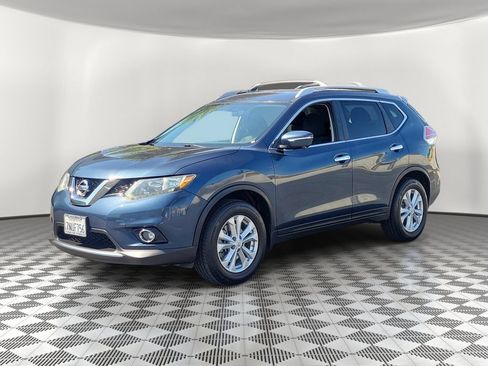 Used 2015 Nissan Rogue SV w/ SV Premium Package FWD image 3
