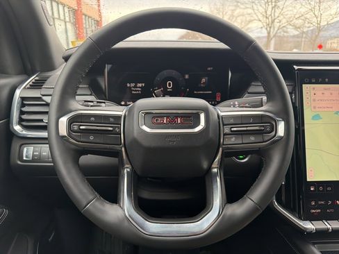 Used 2025 GMC Acadia Elevation image 25