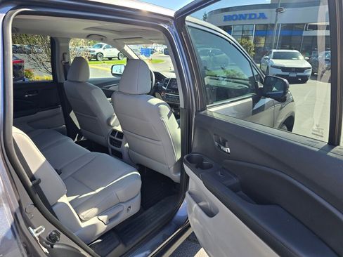 Used 2017 Honda Pilot EX-L image 6