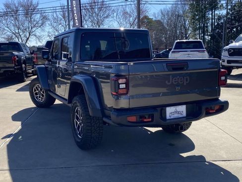 New 2026 Jeep Gladiator Rubicon w/ Steel Bumper Group AWD/4WD image 4