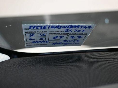 Used 2022 Tesla Model 3 RWD image 9