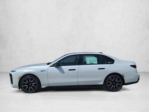 Used 2026 BMW i7 M70 AWD/4WD image 5