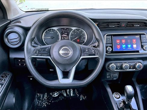 Used 2022 Nissan Kicks S image 8