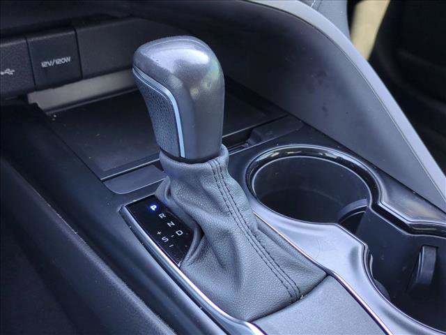 Used 2020 Toyota Camry SE w/ Carpet Mat Package FWD image 12