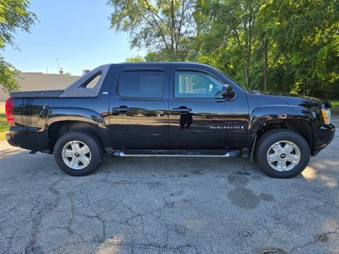 Used 2009 Chevrolet Avalanche LT w/ Suspension Package, Off-Road AWD/4WD image 4