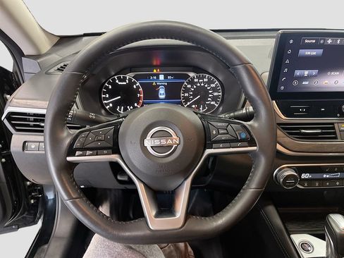 Used 2024 Nissan Altima 2.5 SL AWD/4WD image 11