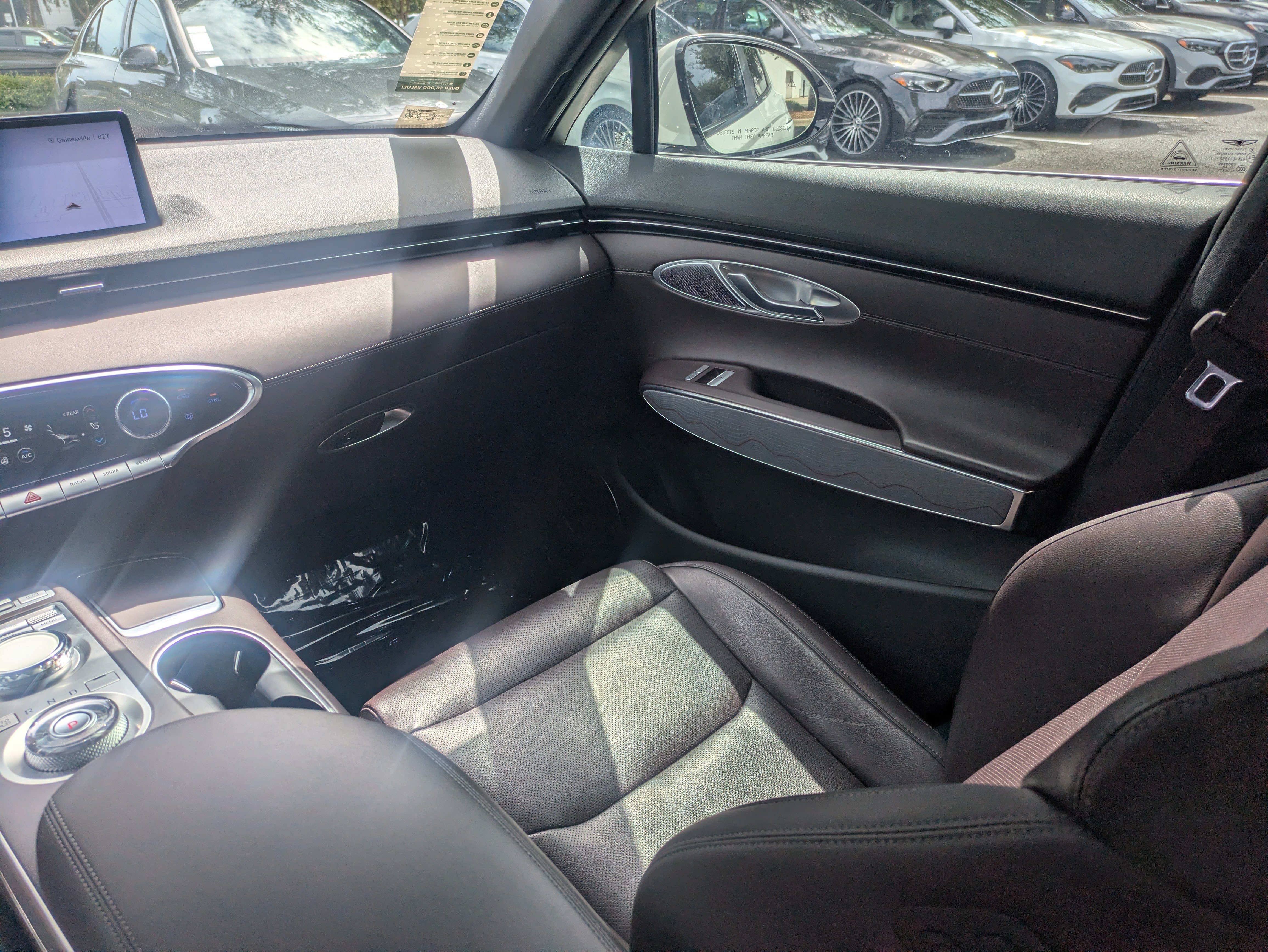 Used 2022 Genesis GV70 2.5T w/ Advanced Package AWD/4WD image 15
