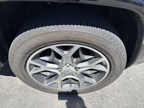 Used 2018 Jeep Grand Cherokee Limited AWD/4WD image 10