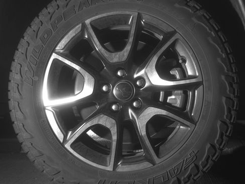 Used 2025 Jeep Compass Trailhawk image 13