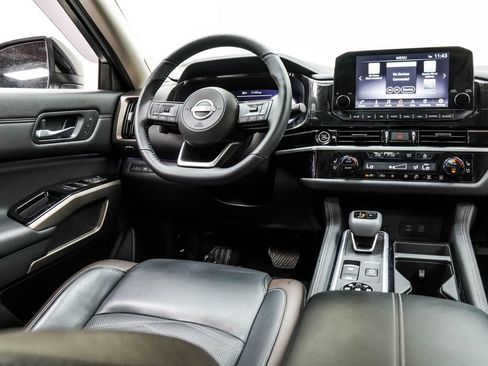 Used 2024 Nissan Pathfinder Platinum w/ Cargo Package AWD/4WD image 25