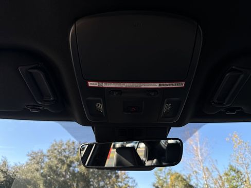 New 2025 Toyota Camry Hybrid FWD image 21