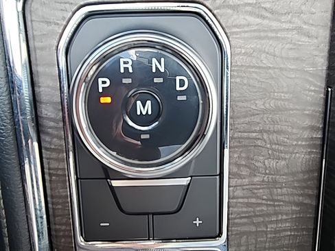 Used 2020 Ford Expedition Limited w/ Equipment Group 302A image 23