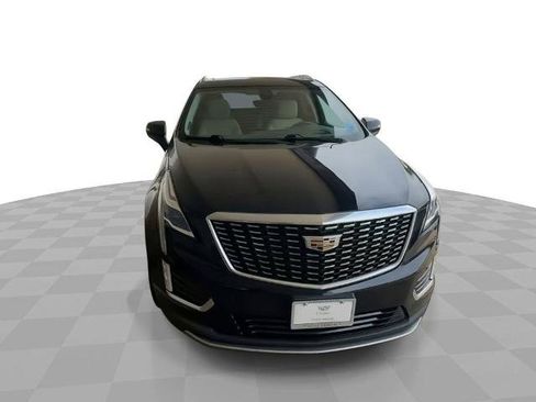 Certified 2021 Cadillac XT5 Premium Luxury FWD image 3